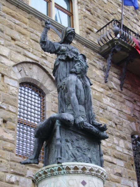 파일:Donatello-Judith and Holofernes-Palazzo Vecchio.jpg